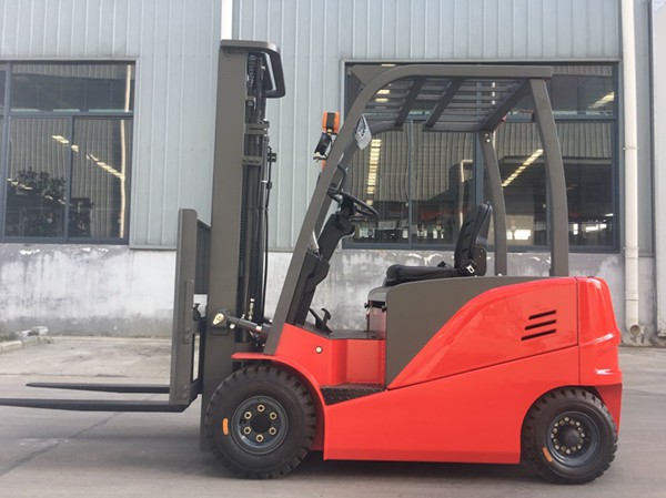 What is the difference between a cold storage forklift and a conventional forklift? What is the difference between a cold storage forklift and a conventional forklift?